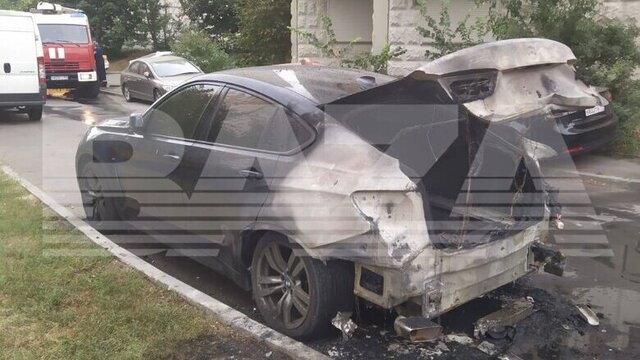 Таке фото поширюють у ЗМІ. Чи постраждав сам власник авто - невідомо. Фото з Телеграму одного з російських видань.