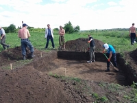 На Рівненщині на людських городах розкопують давнє городище (ФОТО)