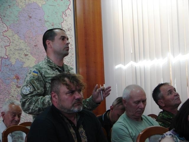 На початку  червня учасники бойових дій на Донбасі звинувачували управління юстиції у гальмуванні видачі документів