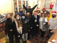 Свята без тата: у Рівному дітям захисників України підготували подарунки