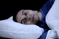 18 способів заснути у пекельну спеку