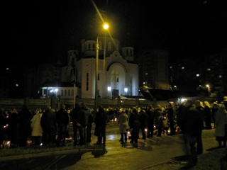 Рівняни біля церкви Всіх Волинських святих на вул. Коновальця