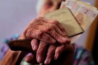Зниження пенсій за членство у компартії: що про ініціативу кажуть українці?