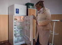 Як зберігають вакцини в Україні. Холодильники подекуди старші за самих працівників (ВІДЕО)