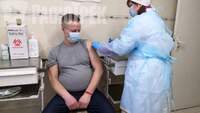 Бустерна доза: кому на Рівненщині треба щеплюватися втретє ВЖЕ і як заміняють вакцини 