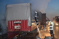 Уночі на Рівненщині пожежники гасили вантажівку (ВІДЕО/ФОТО) 