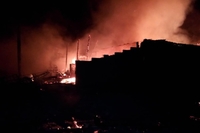 Вогонь гасили всю ніч: на Рівненщині горіло кафе (ФОТО)

