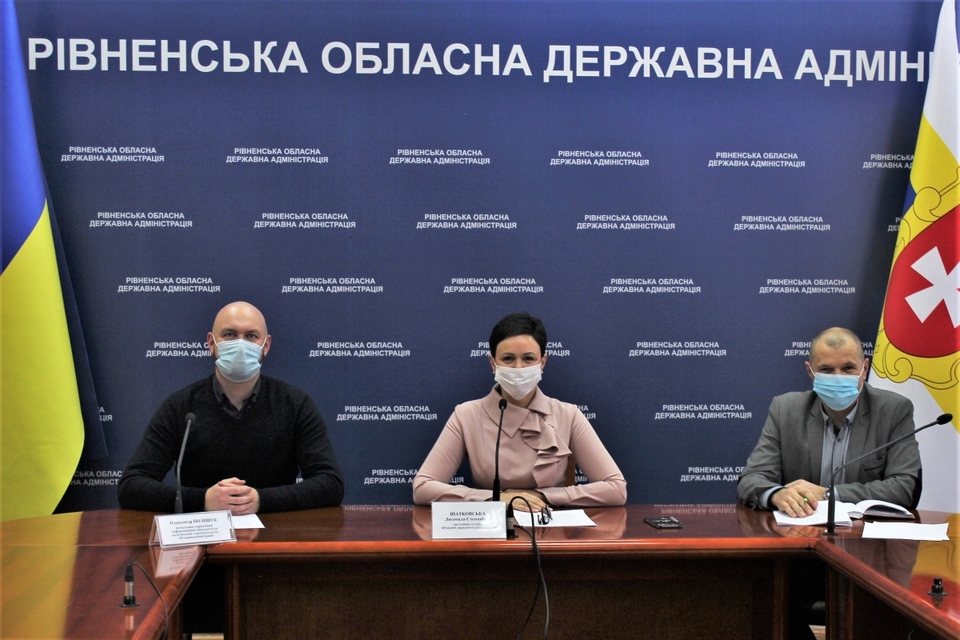 На фото (зліва-направо): Олександр Поліщук, Людмила Шатковська та Василь Мельник
