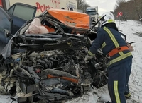 «Toyota» вилетіла на зустрічну смугу: водій загинула на місці, її син – у лікарні (3 ФОТО)