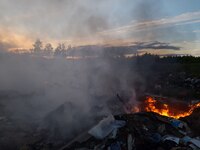 На півночі Рівненщини зайнялося сміття: Відома попередня причина пожежі