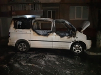 Згоріти фургону на Буковинській «допомогли» невідомі