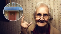 Через маленьку пенсію: в Одесі пенсіонерка підпалила двері Пенсійного фонду