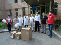 Червоний Хрест та Кока-Кола передали обладнання Рівненській лікарні для боротьби з COVID-19
