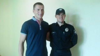 Начальник сектору безпеки дорожнього руху Сергій Коханюк (зліва)