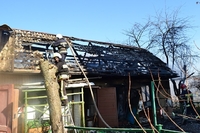 11 вогнеборців рятували будівлю у Рівному (ФОТО)