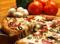 Піца на сковорідці за 10 хвилин: швидко і смачно (РЕЦЕПТ)