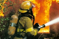 На Рівненщині гасили пожежу в господарчій будівлі