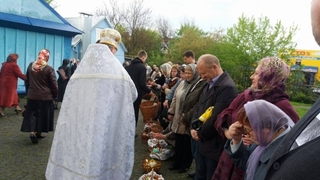 Освячення великодніх кошиків в Успенській церкві на вул Шевченка