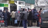 Відомо, чи обмежать найбільші банки України зняття готівки з карток у разі загрози