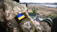 Бої на Донбасі: український воїн отримав поранення