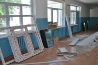Літні ремонти затягнулися: у 13-ти школах Рівного працюють майстри