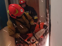 Вогнеборці евакуювали 14 людей через пожежу у 5-поверхівці на Рівненщині (ФОТО)


