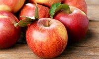 У Рівному пропонують «золоті» яблука: ціни шокують (ФОТО)
