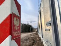 Мігранти з Білорусі напали на польських прикордонників: Кидали каміння