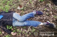 У Шпанові серед лісу знайшли мертвого чоловіка (ФОТО 18+)