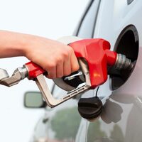 Бензин під 60 грн за літр: Чому зростають ціни на пальне
