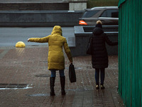Бережіть голови, руки та ноги! В Україні буде ковзанка на тротуарах (КАРТА ПОГОДИ)