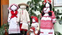 З намистом та в хустках: На Рівненщині створюють оригінальну карту ляльок-мотанок (ФОТО)