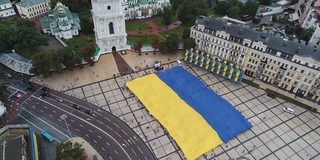 Прапор -- на Софіївській площі у Києві