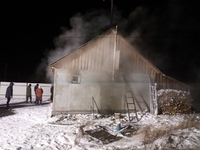 Серед ночі на Рівненщині загорівся будинок (ФОТО)