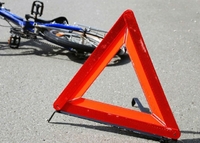 ДТП на Рівненщині: п’яний велосипедист врізався у поліцейське авто (ФОТО)