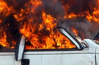Осередок криміналу: у селі на Рівненщині намагалися спалити машину поліцейських (ОНОВЛЮЄТЬСЯ)