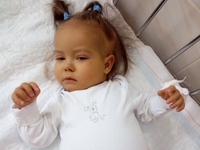 11-місячна дівчинка хоче жити: у Рівному тато просить допомогти врятувати доньку