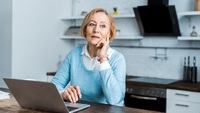 Зміни у призначенні особливої пенсії: жінки зможуть отримувати по дві надбавки