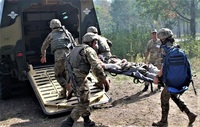 На Донбасі поранено 8 (!!!) українських військових