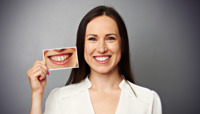 Секрети голлівудської усмішки: як відбілити зуби в домашніх умовах