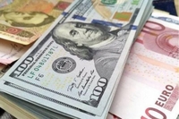 Курс валют: долар і євро різко «пішли» вгору