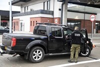 Поляки ретельно перевірили авто українців: два з них залишилися за кордоном