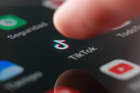 Небезпечний тренд у TikTok: діти потрапляють до лікарень (ФОТО)
