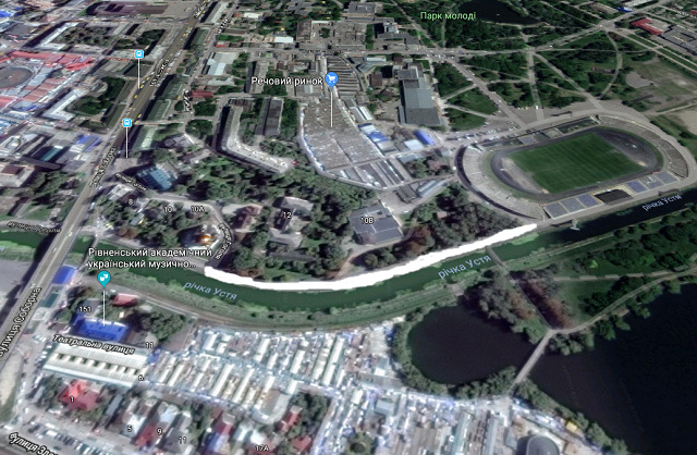 Фото з Google Maps: біла лінія - ділянка, яку повинні перекрити для транспорту