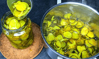 Мариновані огірки «Пікулі»: ідеальний варіант до салатів, бургерів та канапок (ФОТО)