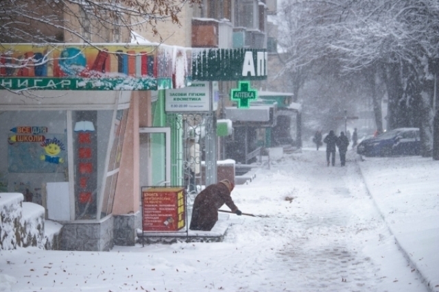 Вулиці Рівного під час снігопаду, 26 січня