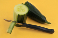 Не викидайте шкірку від огірків: як її використати з користю 