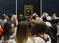 Лувр продав на аукціоні особливі відчуття – побачити «Мону Лізу» без скла