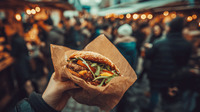 У що сьогодні загортають їжу на винос: як жиростійкий папір став частиною міського побуту