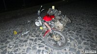 Невдалий об’їзд: На Рівненщині мотоцикліст врізався в електроопору
